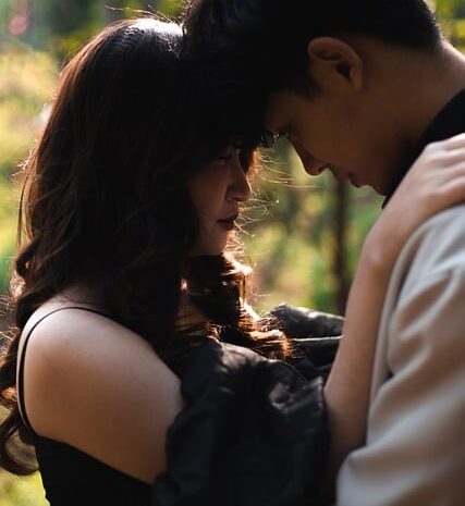 Seks w ubraniach – czyli jak uprawiać seks „outercourse” bez penetracji?